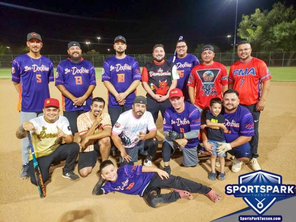 Softball Fri Men's 10v10 - E Champions