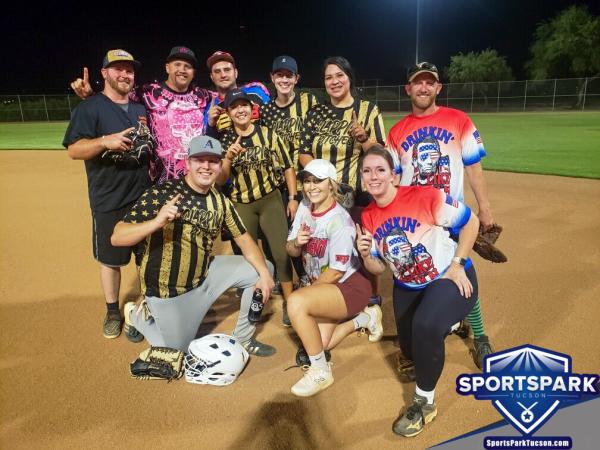 Softball Mon Co-ed 10v10 - E/Rec Champions