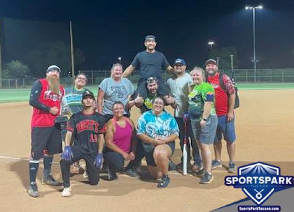Softball Mon Co-ed 10v10 - E Champions