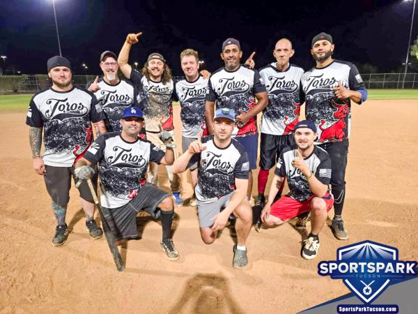 Softball Fri Men's 10v10 - E/Rec Champions