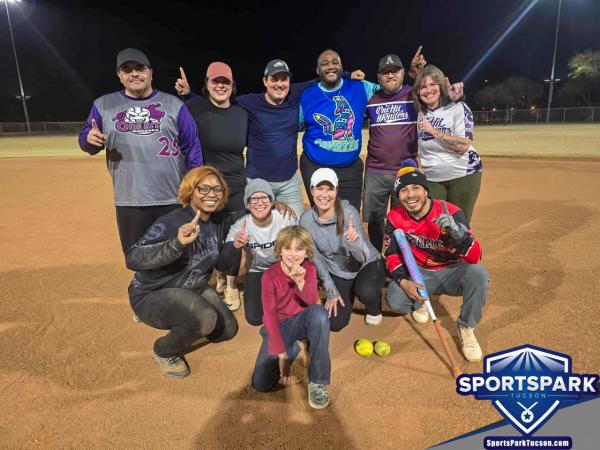 Softball Mon Co-ed 10v10 - E/Rec Champions